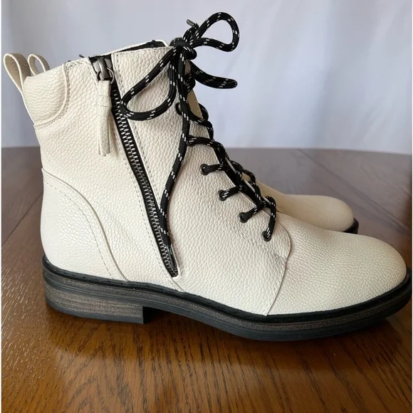 Baretraps Amysue Light Goth Combat Grunge Zip Cream White Ankle Boots Size 10 - Picture 4 of 8